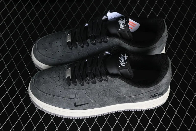 All categories Nk Air Force 1 Air Force series Nk Air Force 1 Low Air Force low-top Nike Air Force 1'07 Low Stussy co-branded charcoal gray elegant white Air Force 1 low-top casual sneakers DV5477-401
